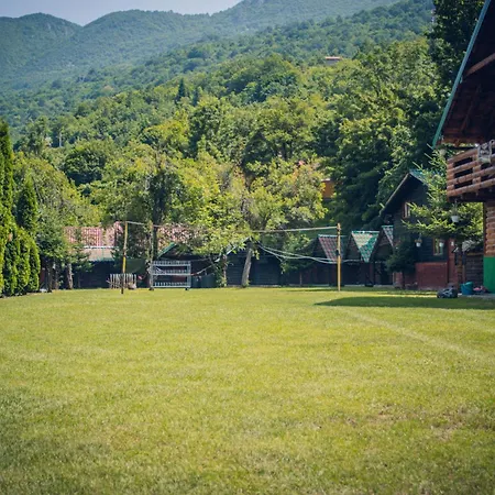Rafting Kamp Macak 营地 福查